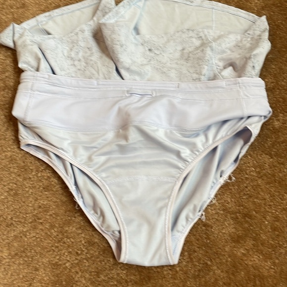 Speed Up Mid-Rise Lined Short 4” - Picture 7 of 7